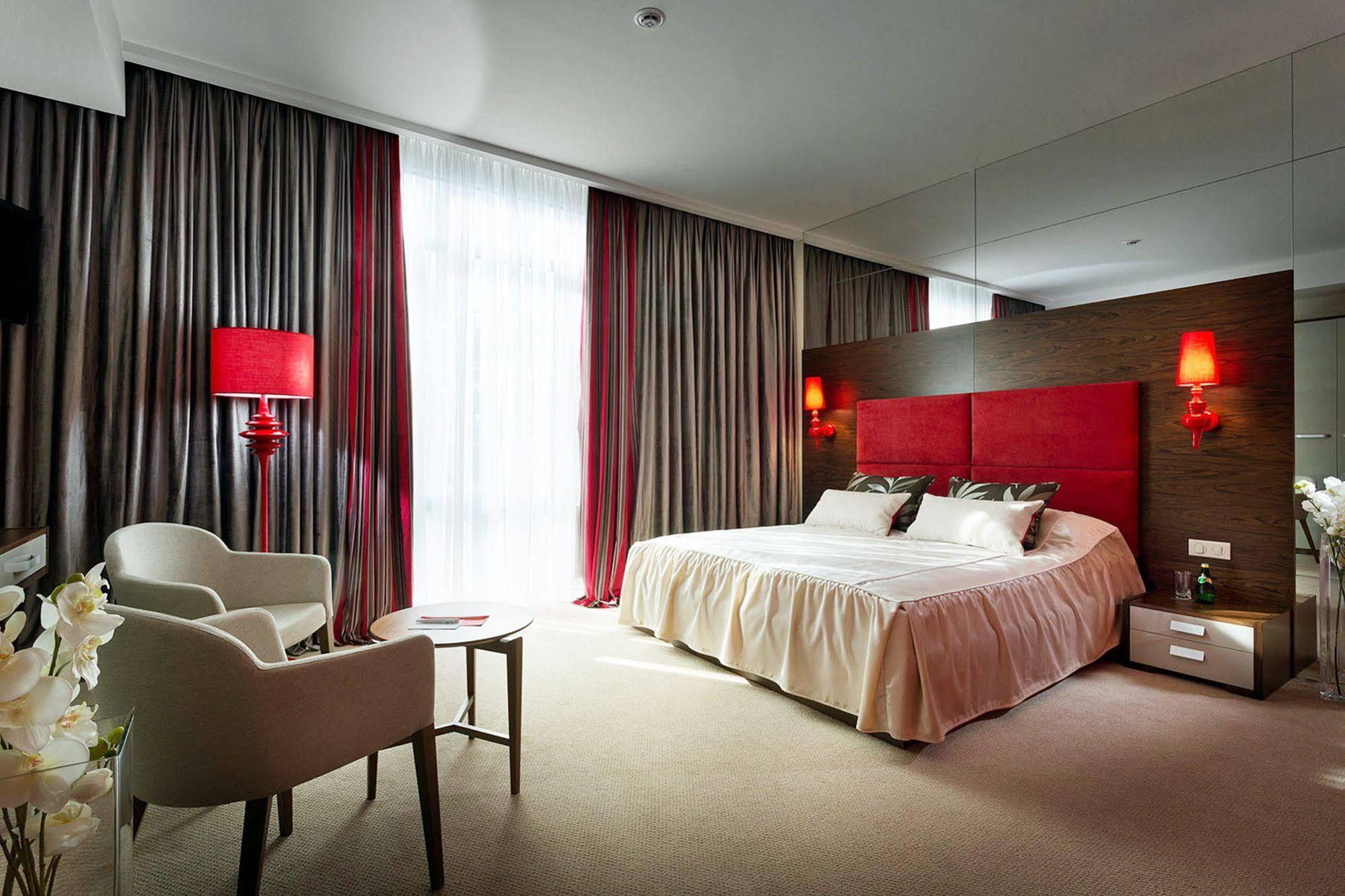 Ovis Hotel Harkov Kültér fotó