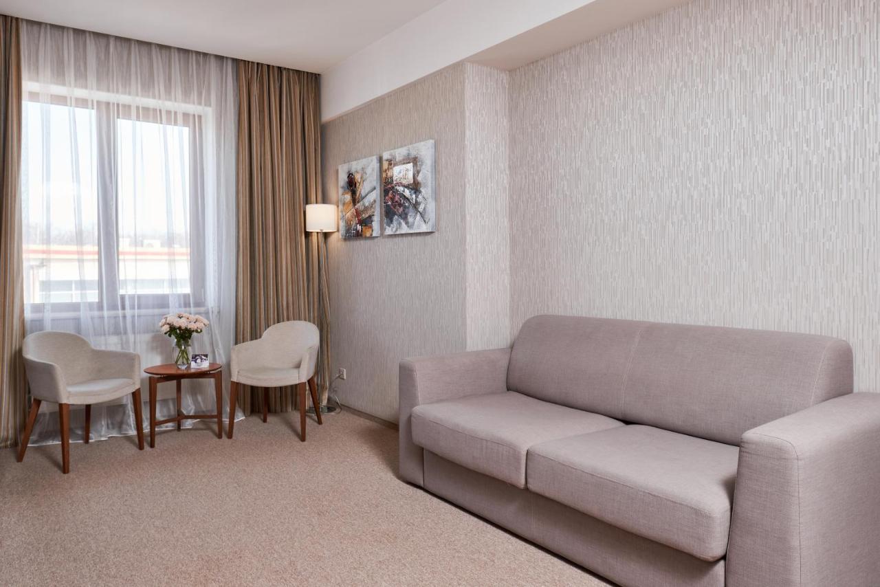 Ovis Hotel Harkov Kültér fotó