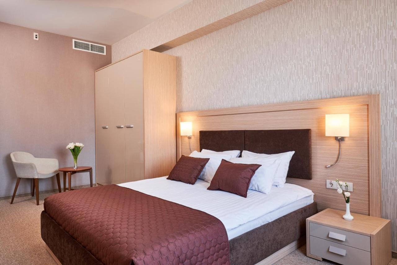 Ovis Hotel Harkov Kültér fotó