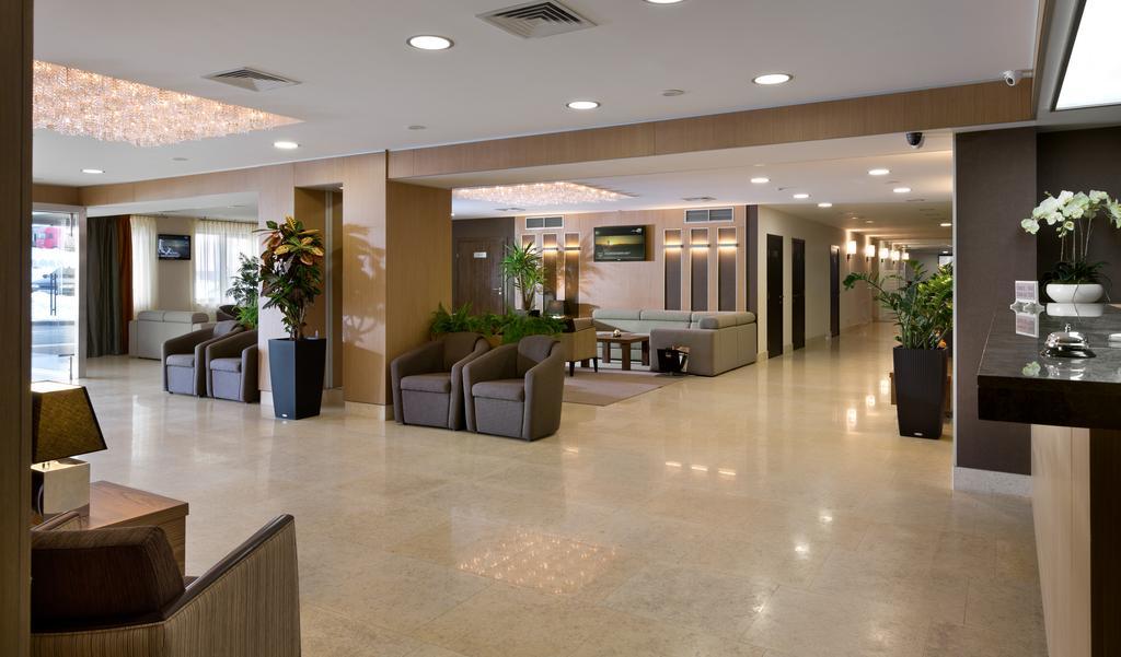 Ovis Hotel Harkov Kültér fotó