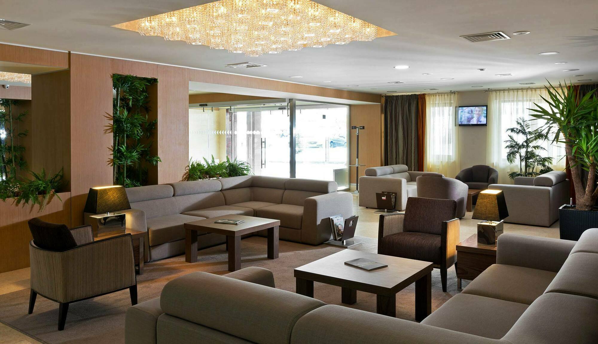 Ovis Hotel Harkov Kültér fotó